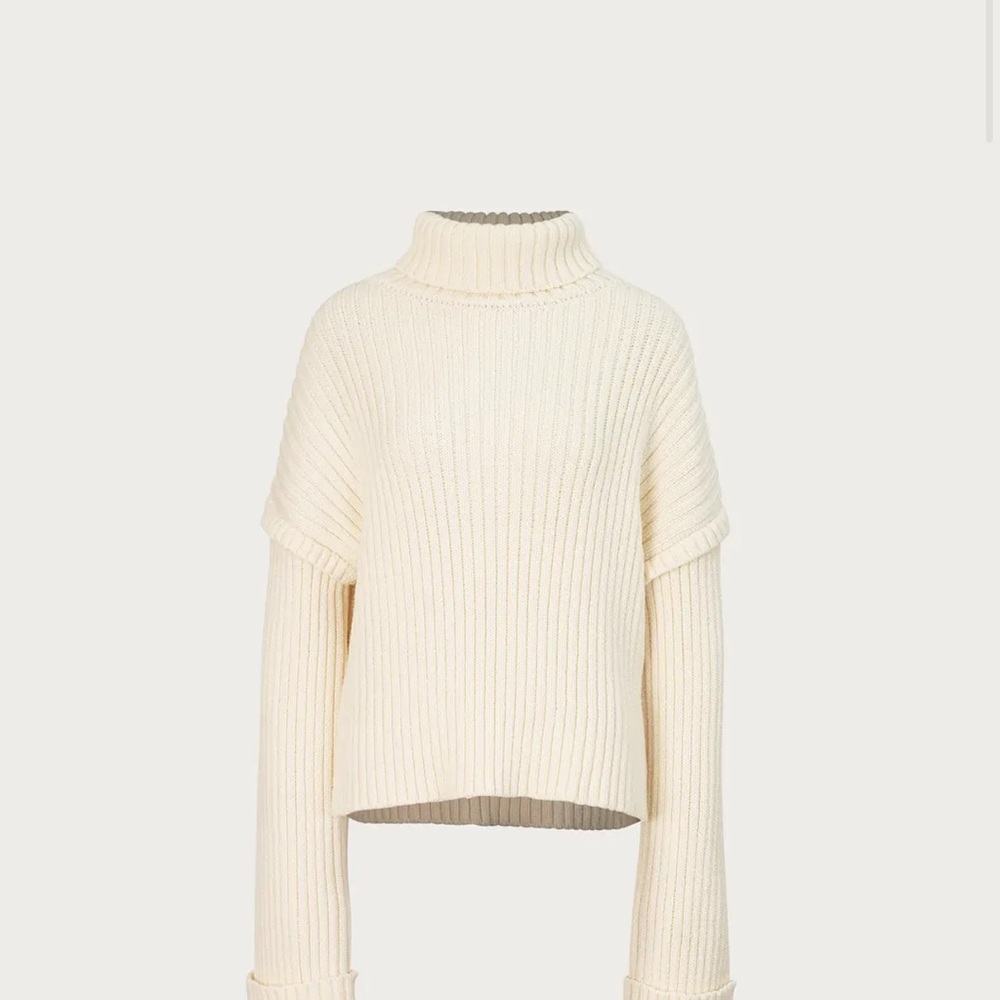 Same Los Angeles Ribbed Cream Turtleneck Sweater
